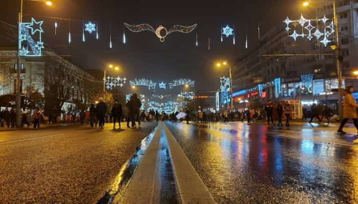 Ploieştiul opreşte iluminatul festiv după ora 24.00, pentru economie la curent