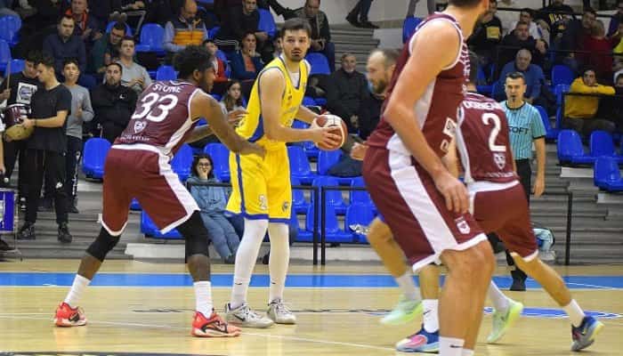 Fără dubii sub panou. CSM Petrolul-Rapid 92-61