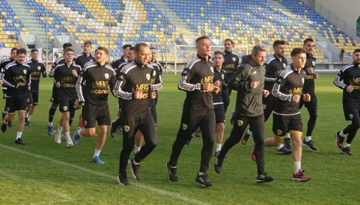 Start cu 26 de jucători la Petrolul. Antrenament înainte de Antalya