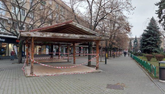 FOTO | Fostele tarabe ale buchiniştilor din centrul municipiului Ploieşti vor fi demolate