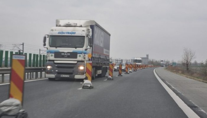 Un bărbat a murit după ce a fost lovit de un TIR, pe autostrada A1