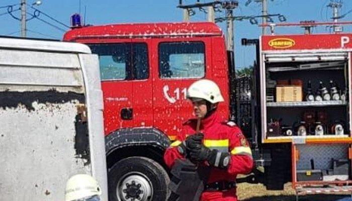 Incendiu la o autoutilitară, pe DN1, izbucnit sâmbătă dimineaţă