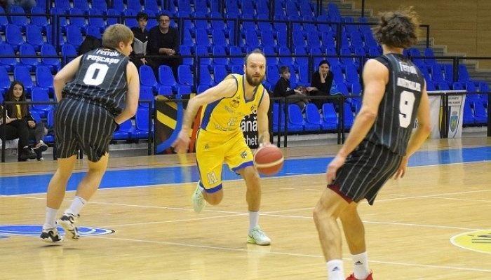 Restanţă fără emoţii. CSM Petrolul Ploieşti-Laguna Bucureşti 104-74