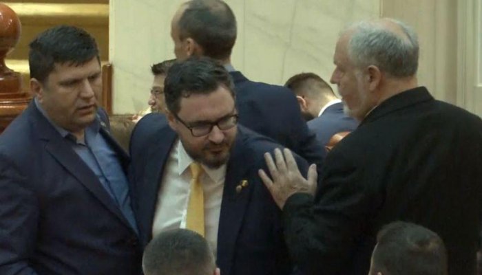 Scandal în Parlament, între deputații Dan Tanasă și Adrian Solomon