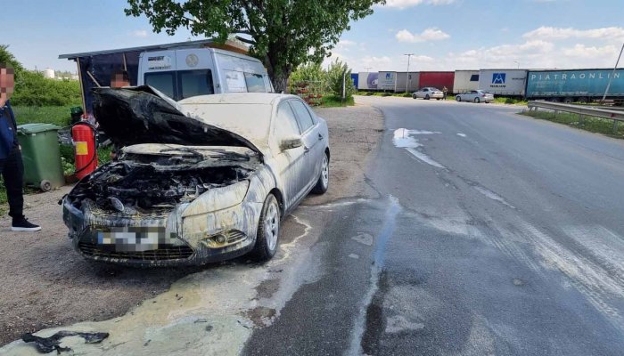 Automobil cuprins de foc în Corbii Mari