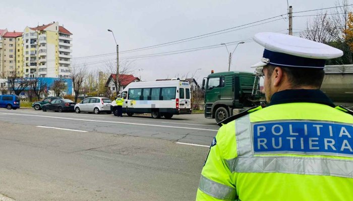 Curat ghinion! Două autoturisme care aveau acelaşi număr de înmatriculare au fost oprite de Poliție