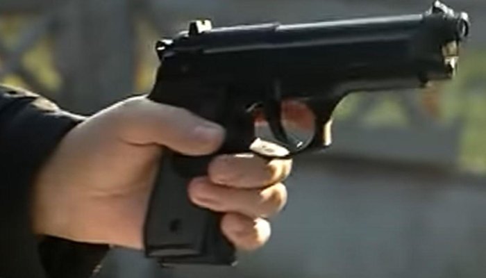 O adolescentă a fost împușcată în față cu un pistol de tip airsoft