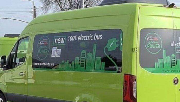 microbuze electrice elevi