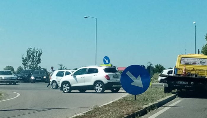 FOTO | Accident pe Centura de Vest a Ploieștiului, la ieșirea spre Strejnic