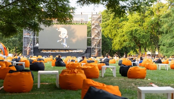 orange cinema in aer liber sinaia