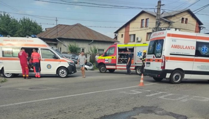 Patru răniți și trafic îngreunat după un accident produs în Bucov, pe DJ 250