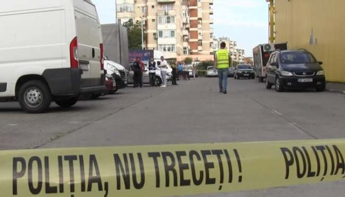 bărbat injunghiat șurubelnița împușcat pistol 