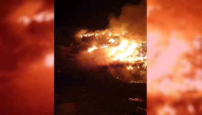 Cantități mari de monoxid și pulberi, înregistrate de APM Prahova după incendiul de la groapa de gunoi. Care sunt cele mai afectate localități