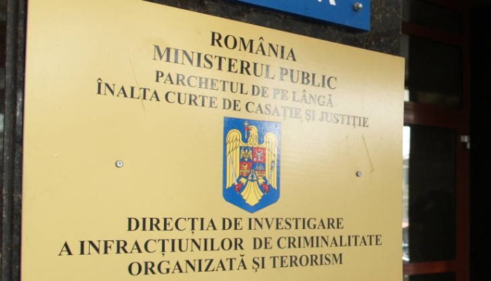 Doi adolescenți din Crevedia, reținuți de DIICOT după ce au agresat sexual un băiat de 10 ani