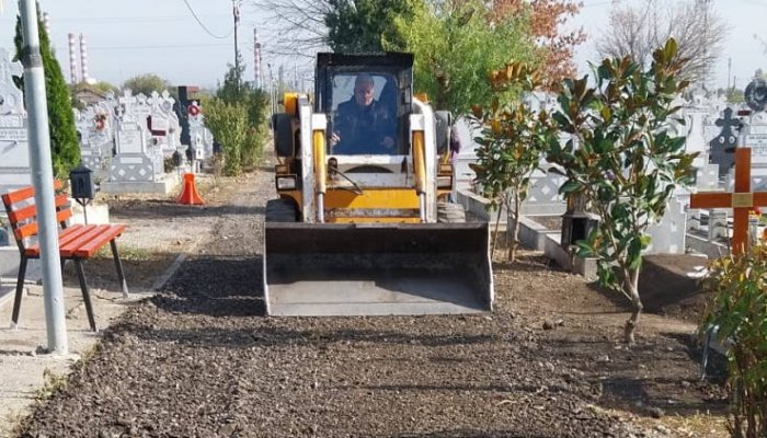 FOTO | Asfaltul răzuit de pe Bulevardul Independenței ajunge la... cimitir