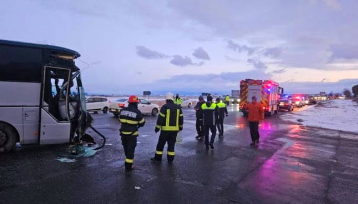 Două autobuze au fost implicate într-un accident lângă Brașov