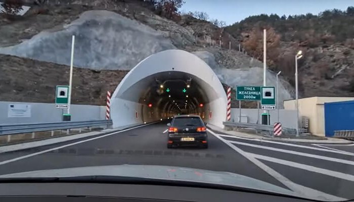 VIDEO 🎦 Tunelul de pe Autostrada Struma, care scurtează traseul către Grecia, a fost deschis circulației