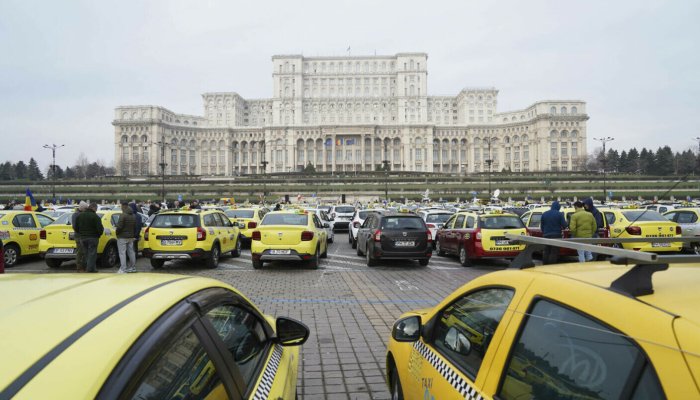 Taximetriştii protestează