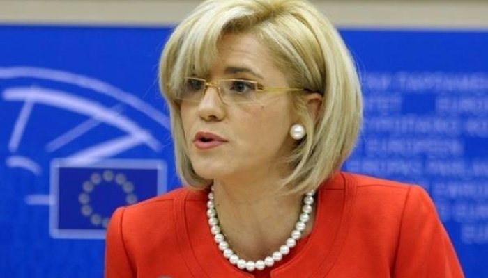 Corina Creţu 