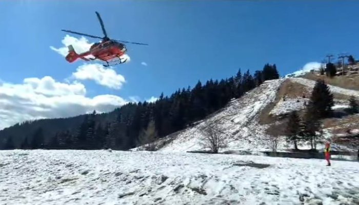 VIDEO 🎦 Turistă rănită grav pe pârtie la Sinaia, preluată de elicopterul SMURD