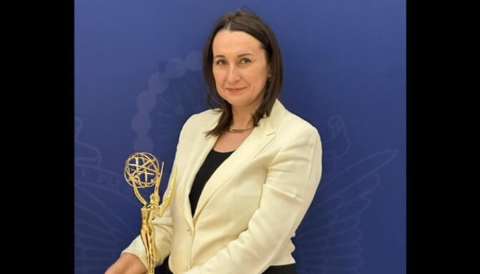 Prahoveanca Bianca Boeroiu, câștigătoarea unui premiu Emmy în acest an, va deveni cetățean de onoare al localității natale