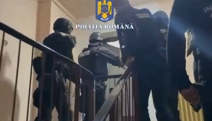 VIDEO. Percheziții