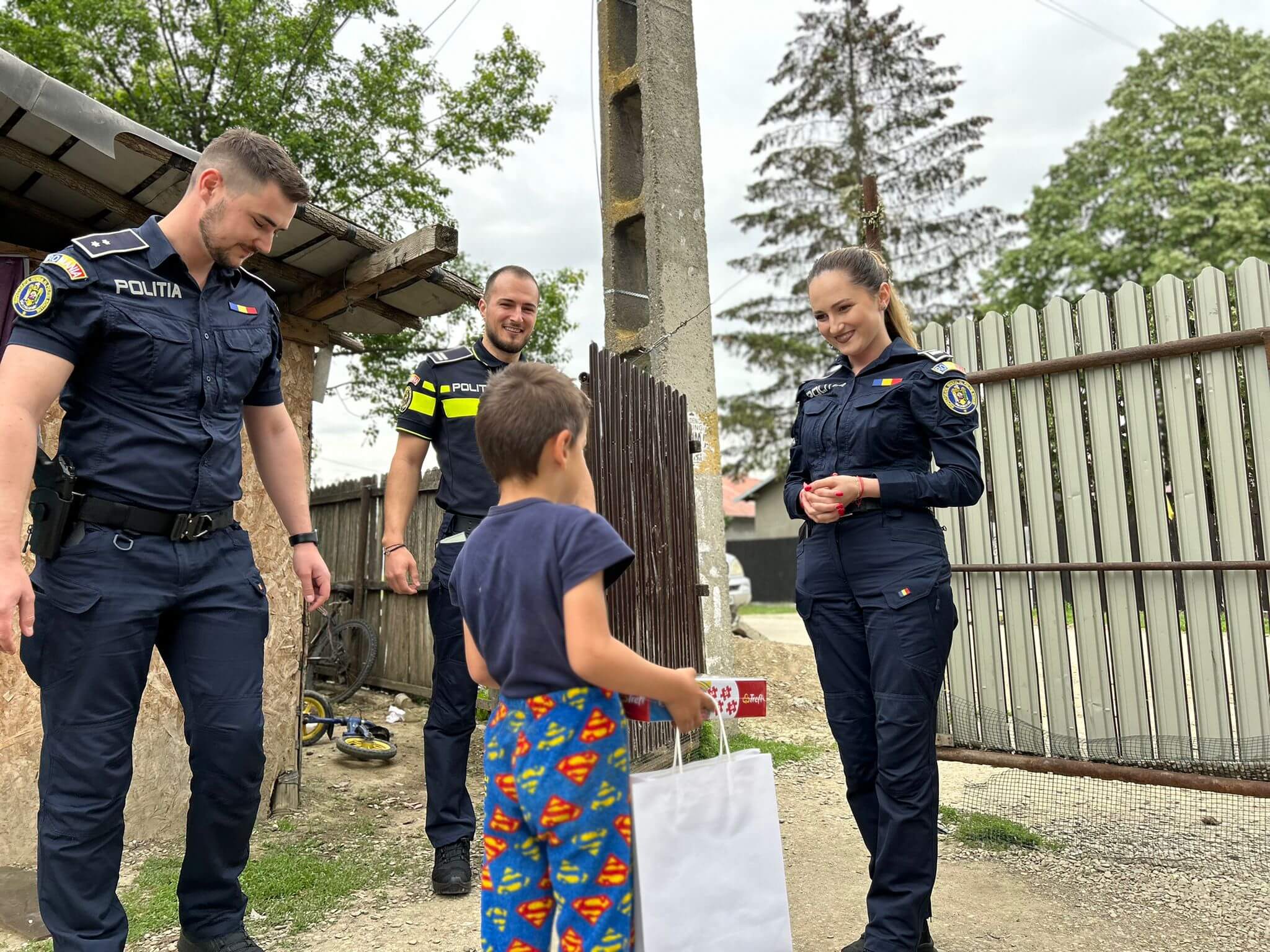 paște daruri politisti rafov