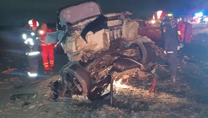 accident tânăr masina copac