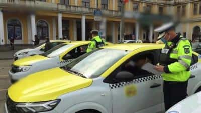 Amenzi de peste 8.000 de lei, vineri după-amiază, pentru taximetriștii din Ploiești verificați de Poliție