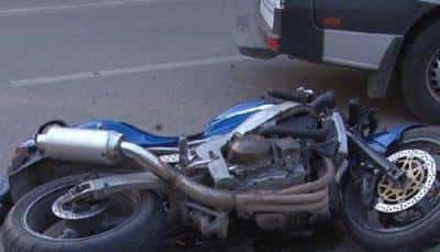 Motociclist rănit într-un accident produs în Prahova, sâmbătă după-amiază