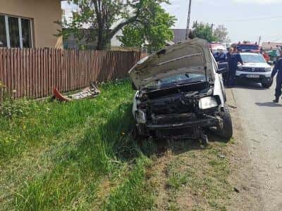 FOTO - Imagini de la cumplitul accident din Filipeștii de Târg. Cum s-ar fi produs tragedia soldată cu moartea unui pieton