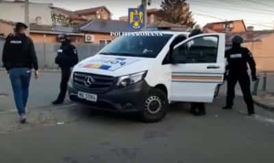 VIDEO - Zeci de percheziții, în șapte județe, într-un dosar de proxenetism