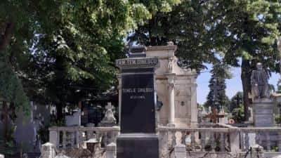 VIDEO | Reacţia directorului SGU după dispariţia din cimitir a bustului unui primar: 