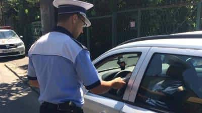 Prahovean de 58 de ani, cercetat penal după ce s-a urcat băut la volan şi a provocat un accident