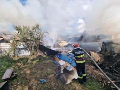 Ce a declanșat incendiul care a distrus patru locuințe și anexe gospodărești, la Băicoi