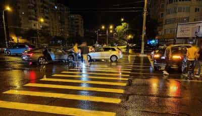 FOTO Accident în intersecția de la Nord, în noaptea de vineri spre sâmbătă