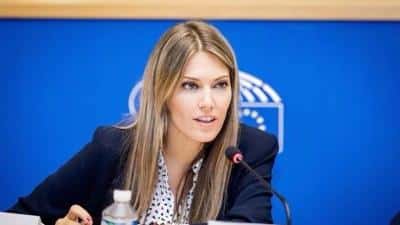 Eva Kaili, vicepreşedinta Parlamentului European, a fost arestată şi pusă sub acuzare în cadrul anchetei anticorupţie