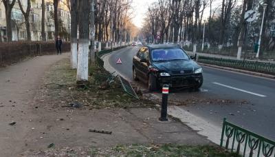 FOTO 📸 Gard rupt într-un nou accident produs pe str. Cameliei. SGU Ploiești vrea despăgubiri