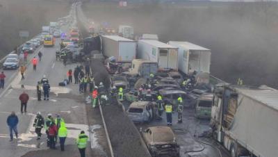 Accident în lanţ pe o autostradă din Ungaria, urmat de un incendiu masiv