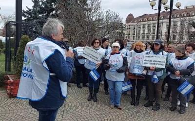 VIDEO 🎦 Protest al angajaților din învățământ, în centrul Ploieștiului