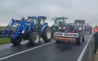 Mai multe proteste ale fermierilor împotriva dezechilibrelor generate de UE au blocat drumuri şi puncte vamale din România